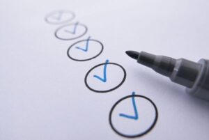 Checklist marcado con rotulador para presentarte a una oposición TIC