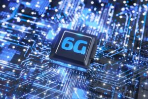 Chip 6G sobre circuito digital representando la red de pruebas en España impulsada por la UPC